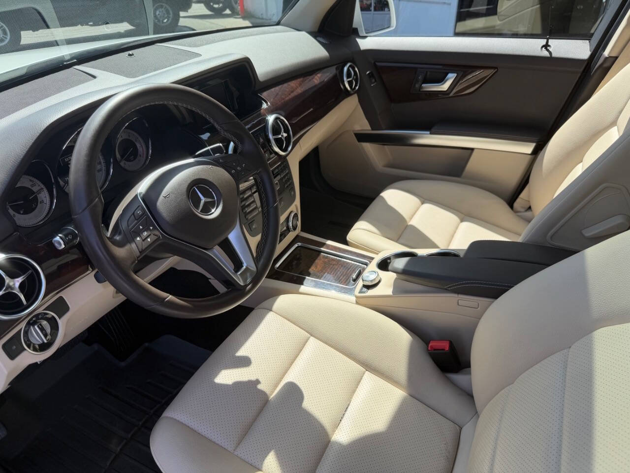 Used 2014 Mercedes-Benz GLK 350 2WD image 32