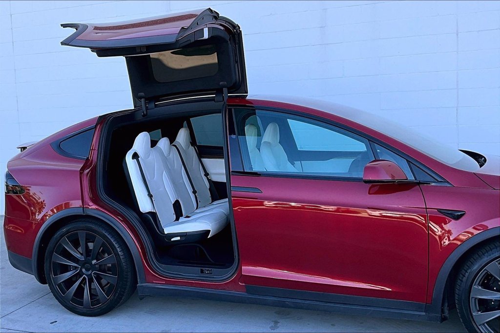 Used 2023 Tesla Model X AWD/4WD image 32