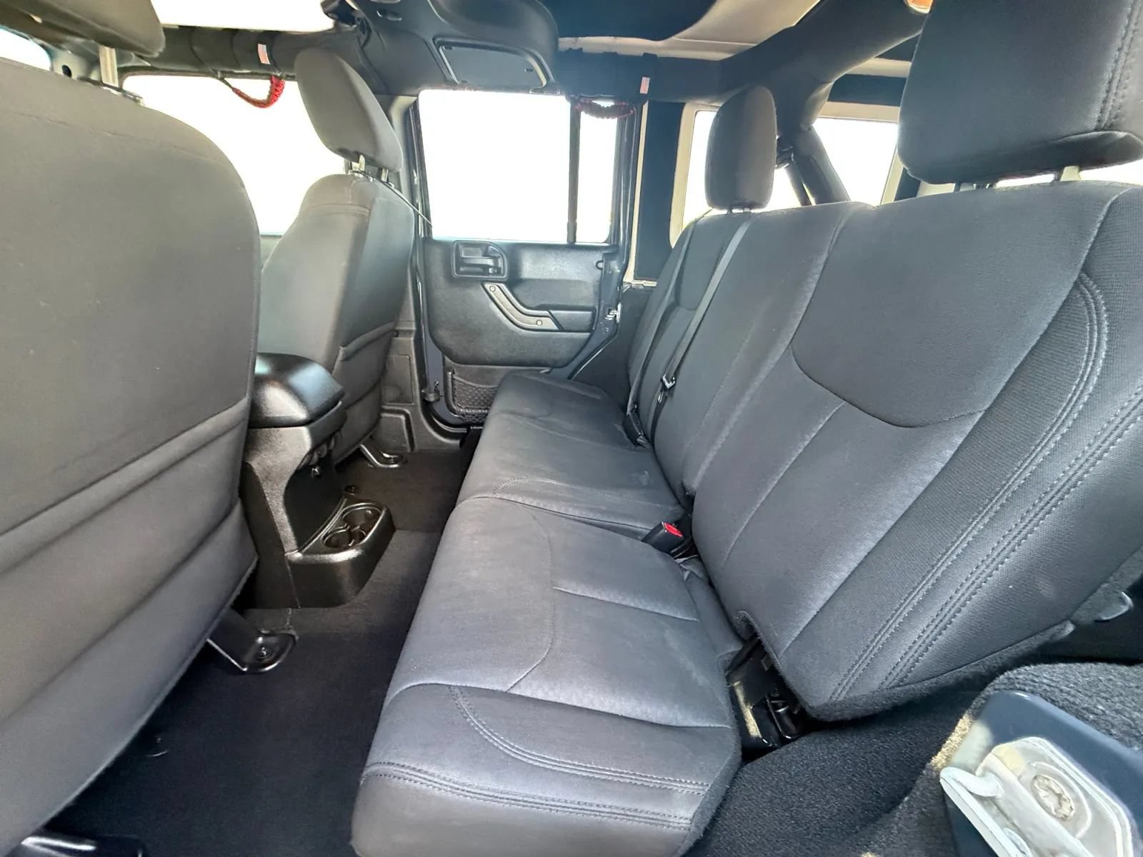 Used 2018 Jeep Wrangler Unlimited Sport S AWD/4WD image 16