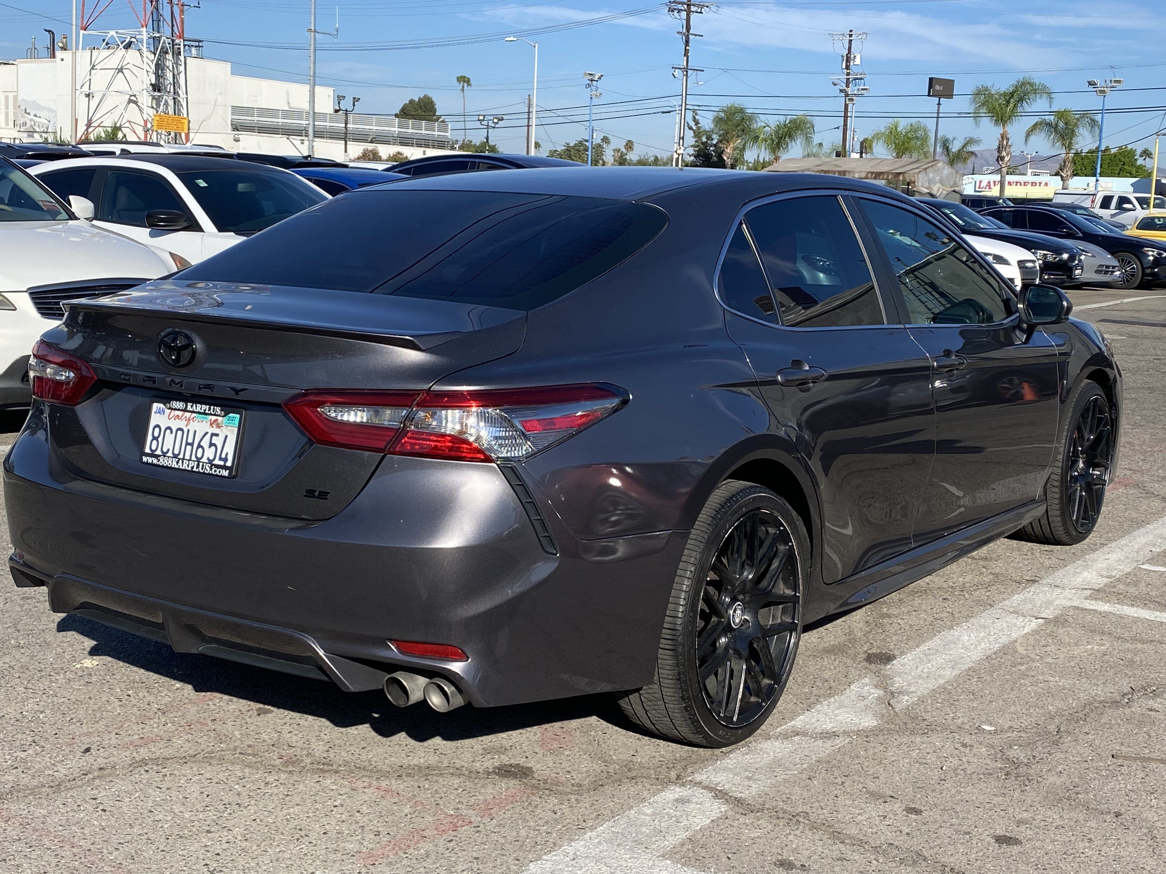 Used 2018 Toyota Camry SE FWD image 10