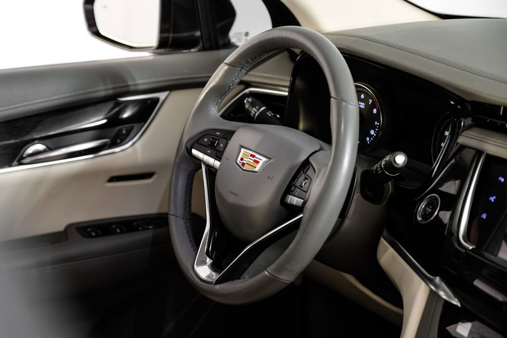 Used 2020 Cadillac XT6 Premium Luxury image 12