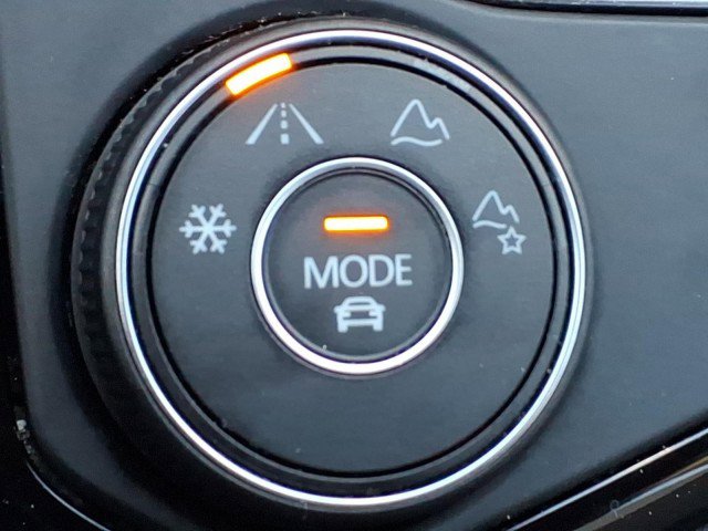 Certified 2023 Volkswagen Taos SEL image 20