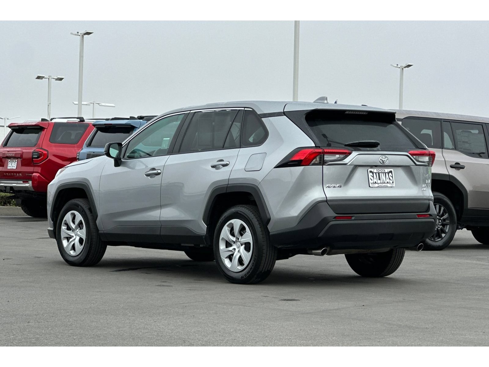 Used 2025 Toyota RAV4 LE AWD/4WD image 6