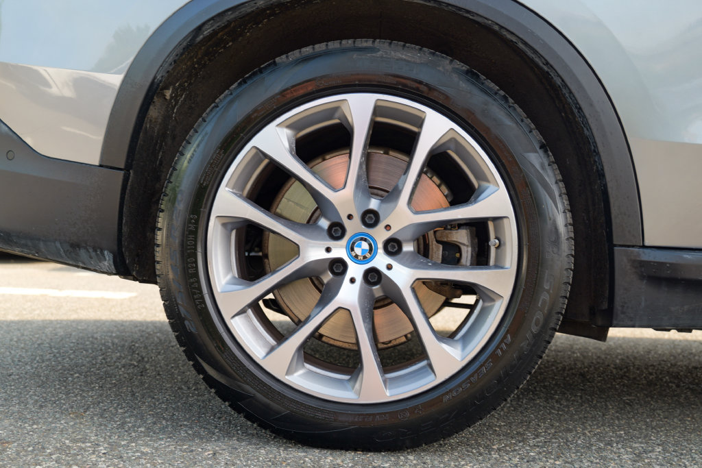 Used 2024 BMW X5 xDrive50e AWD/4WD image 13