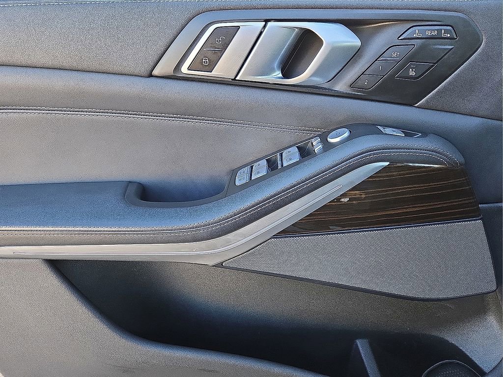 Used 2023 BMW X7 xDrive40i image 21