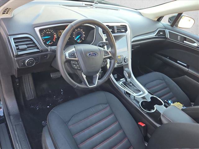 Used 2016 Ford Fusion SE w/ Equipment Group 201A FWD image 9