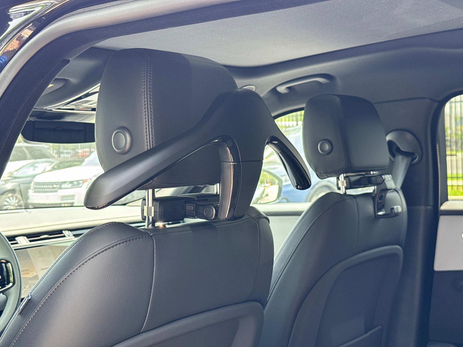 New 2026 Land Rover Range Rover Velar Dynamic SE image 15