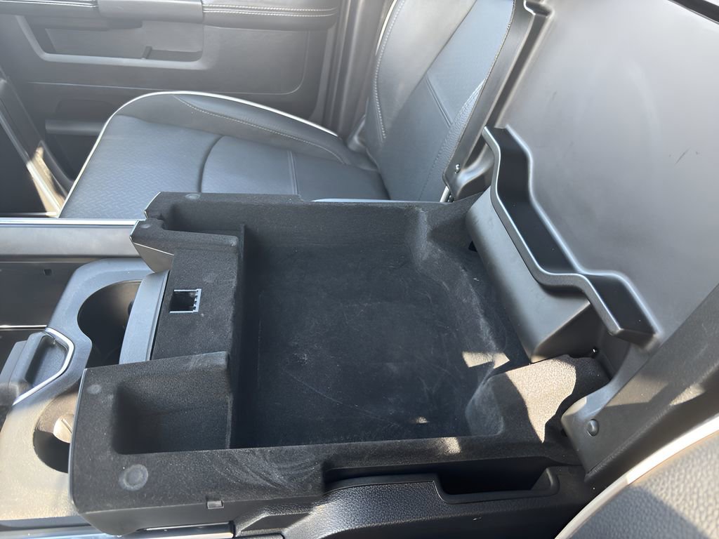 Used 2025 RAM 3500 Laramie image 30