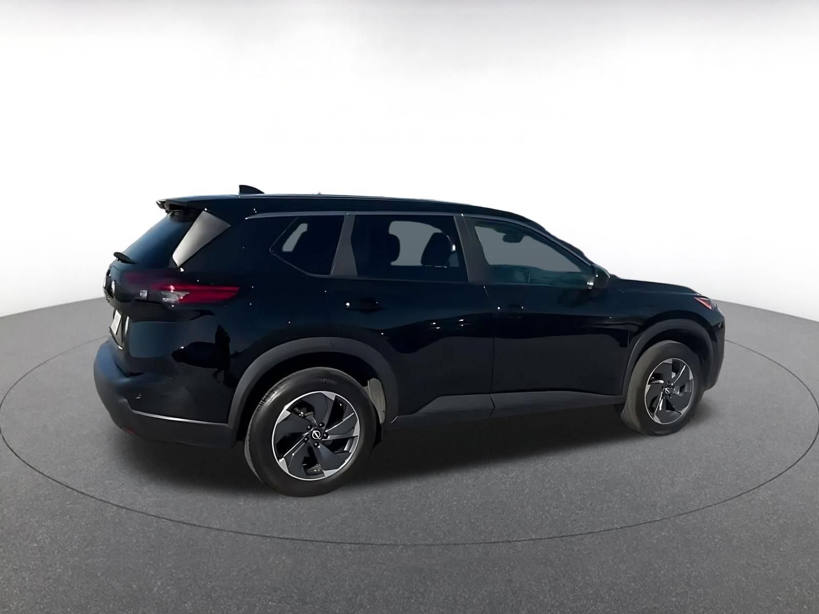 Used 2025 Nissan Rogue SV FWD image 13