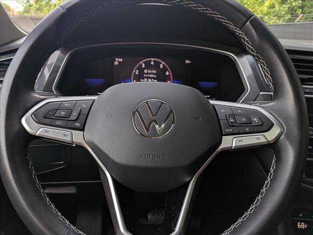 Used 2023 Volkswagen Tiguan SE w/ Panoramic Sunroof Package FWD image 30