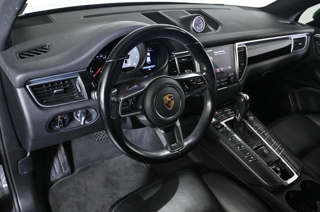 Certified 2018 Porsche Macan S AWD/4WD image 4