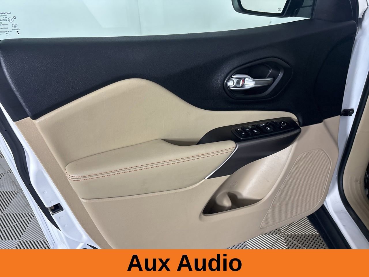Used 2020 Jeep Cherokee Latitude FWD image 9