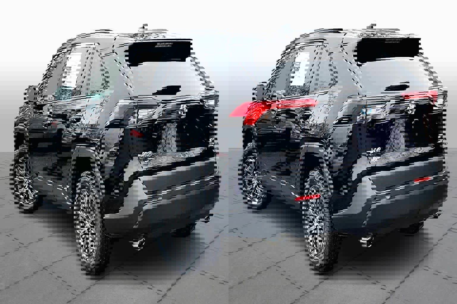 Used 2023 Toyota RAV4 XLE Premium image 12