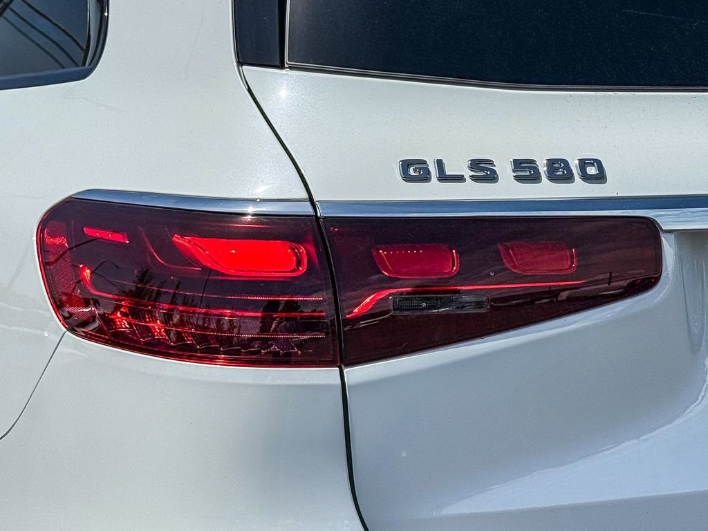 New 2026 Mercedes-Benz GLS 580 4MATIC image 9