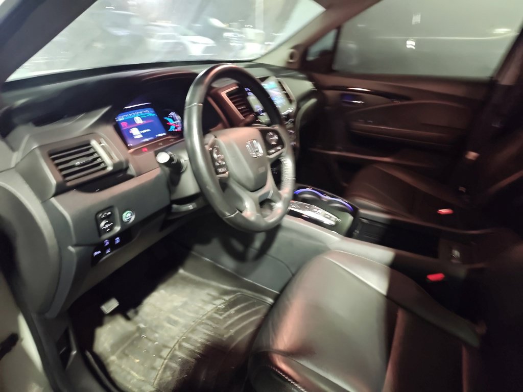 Used 2021 Honda Pilot Touring image 10