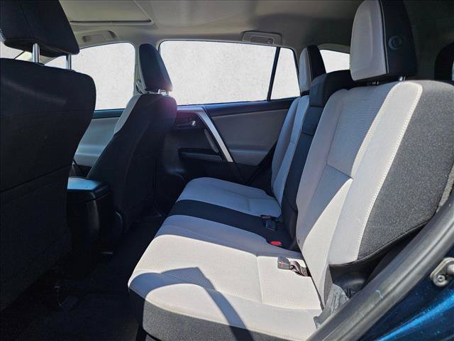 Used 2017 Toyota RAV4 XLE AWD/4WD image 18