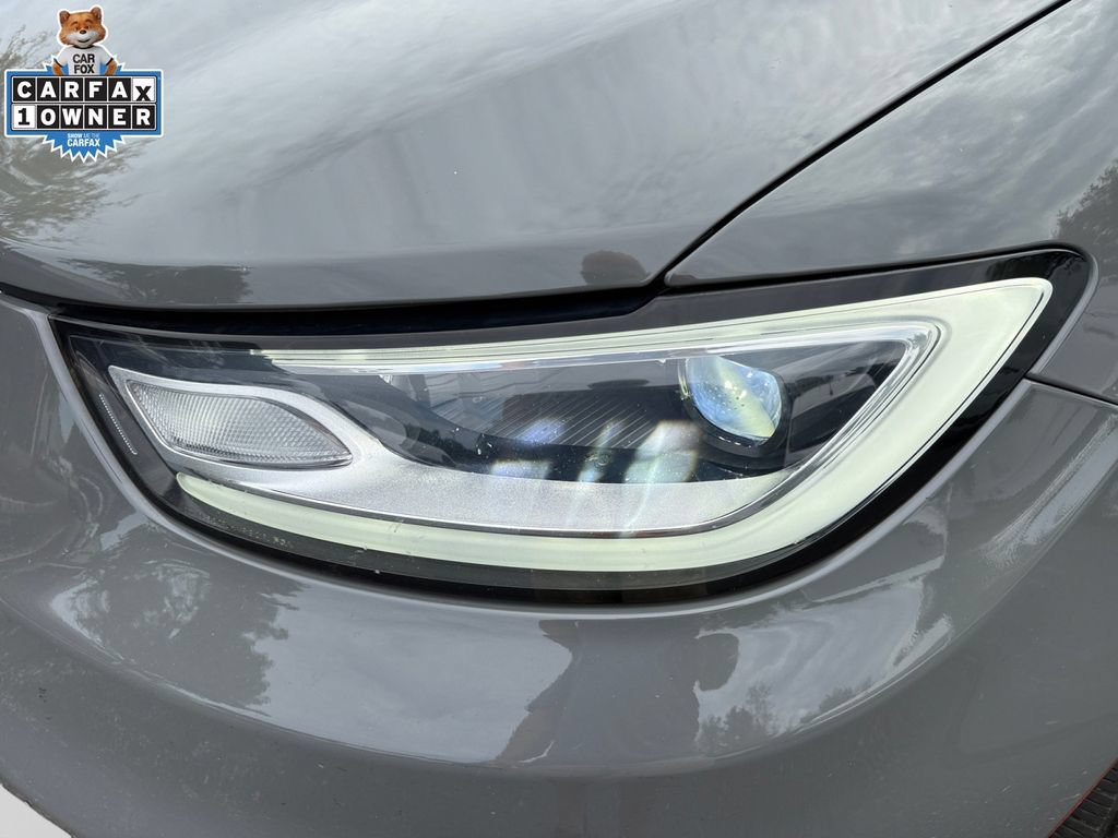 Certified 2025 Chrysler Pacifica Select FWD image 20