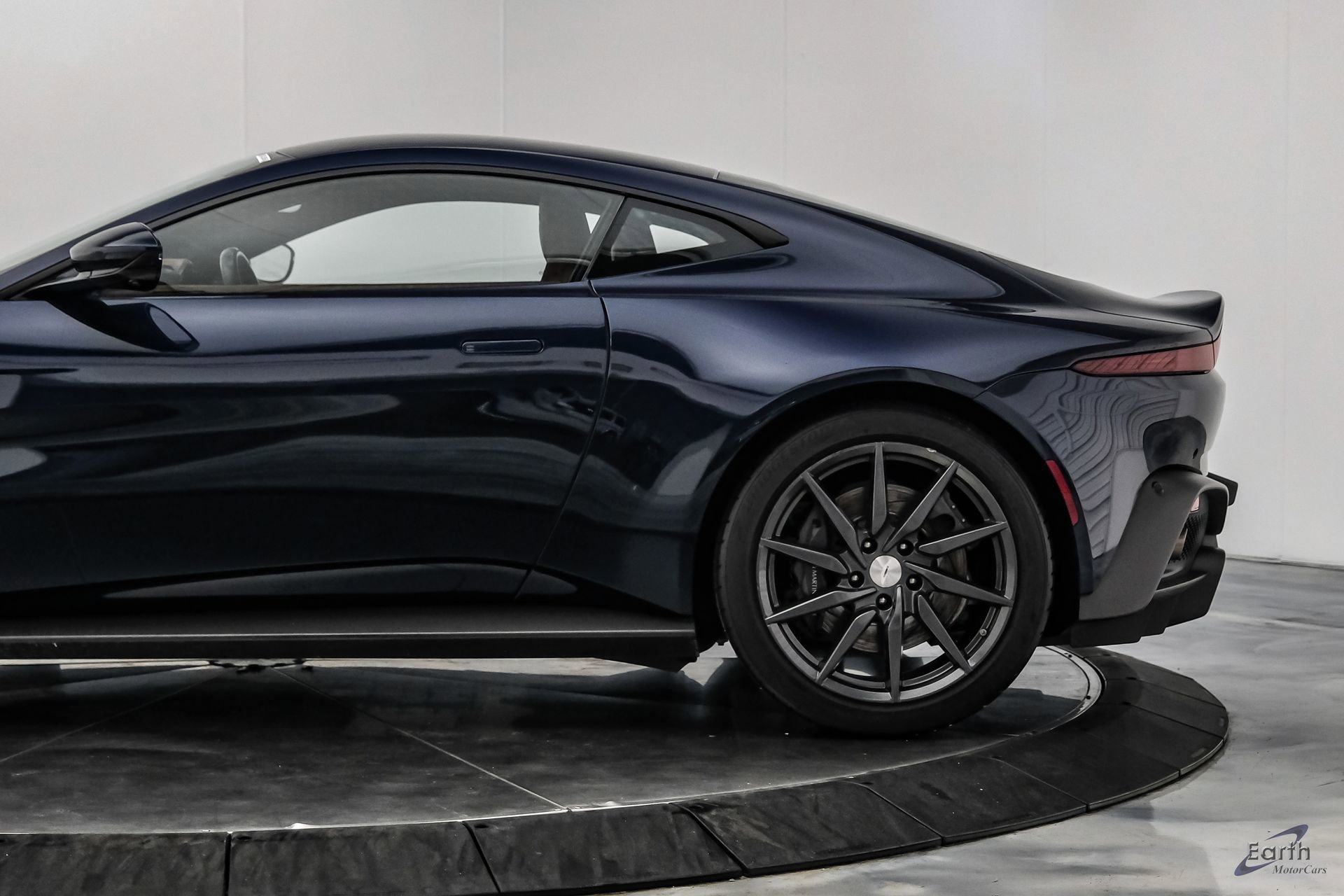 Used 2020 Aston Martin V8 Vantage Coupe RWD image 9