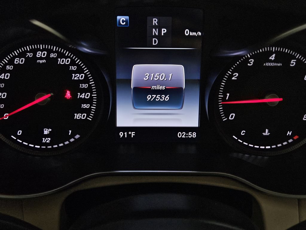 Used 2019 Mercedes-Benz GLC 300 4MATIC w/ Premium Package image 9