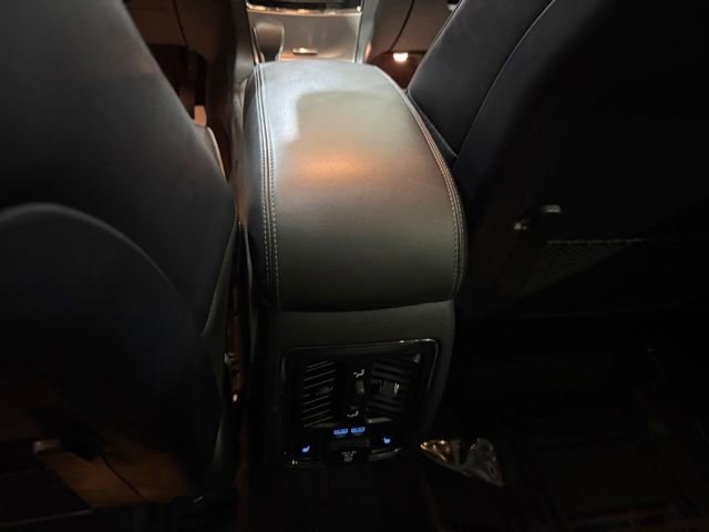 Used 2019 Jeep Grand Cherokee Overland AWD/4WD image 26