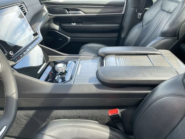 Used 2023 Jeep Wagoneer L Series II w/ Premium Group I AWD/4WD image 21