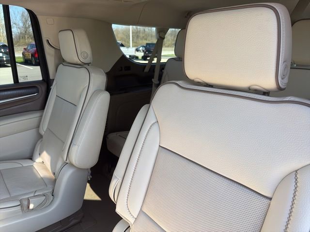 Used 2021 GMC Yukon XL Denali w/ Denali Premium Package image 21