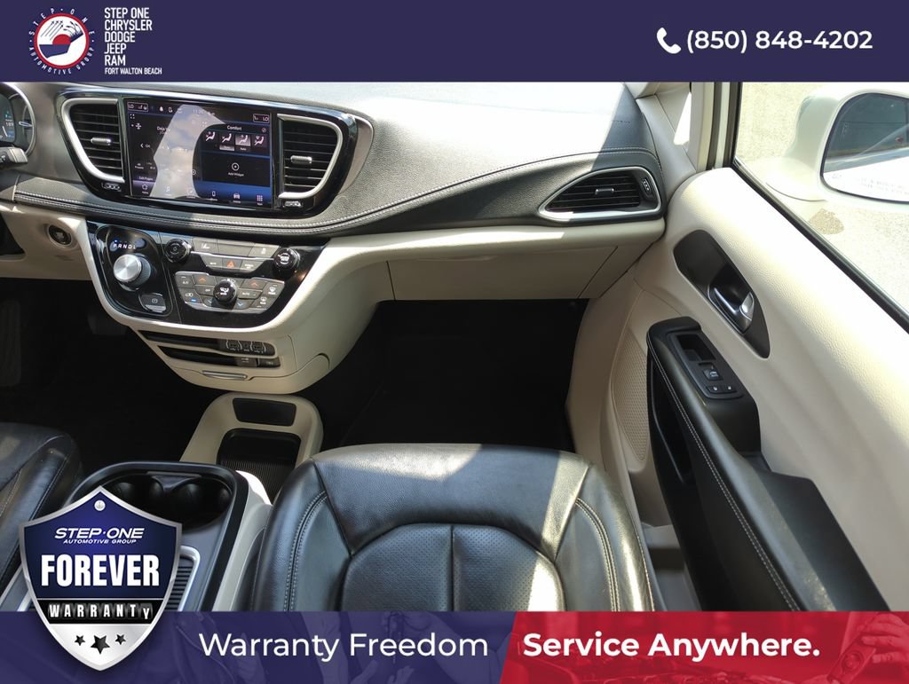 Used 2022 Chrysler Pacifica Touring-L FWD image 15