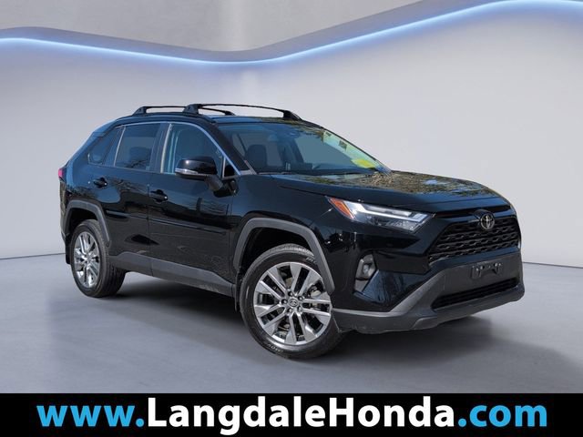 Used 2023 Toyota RAV4 XLE Premium image 1