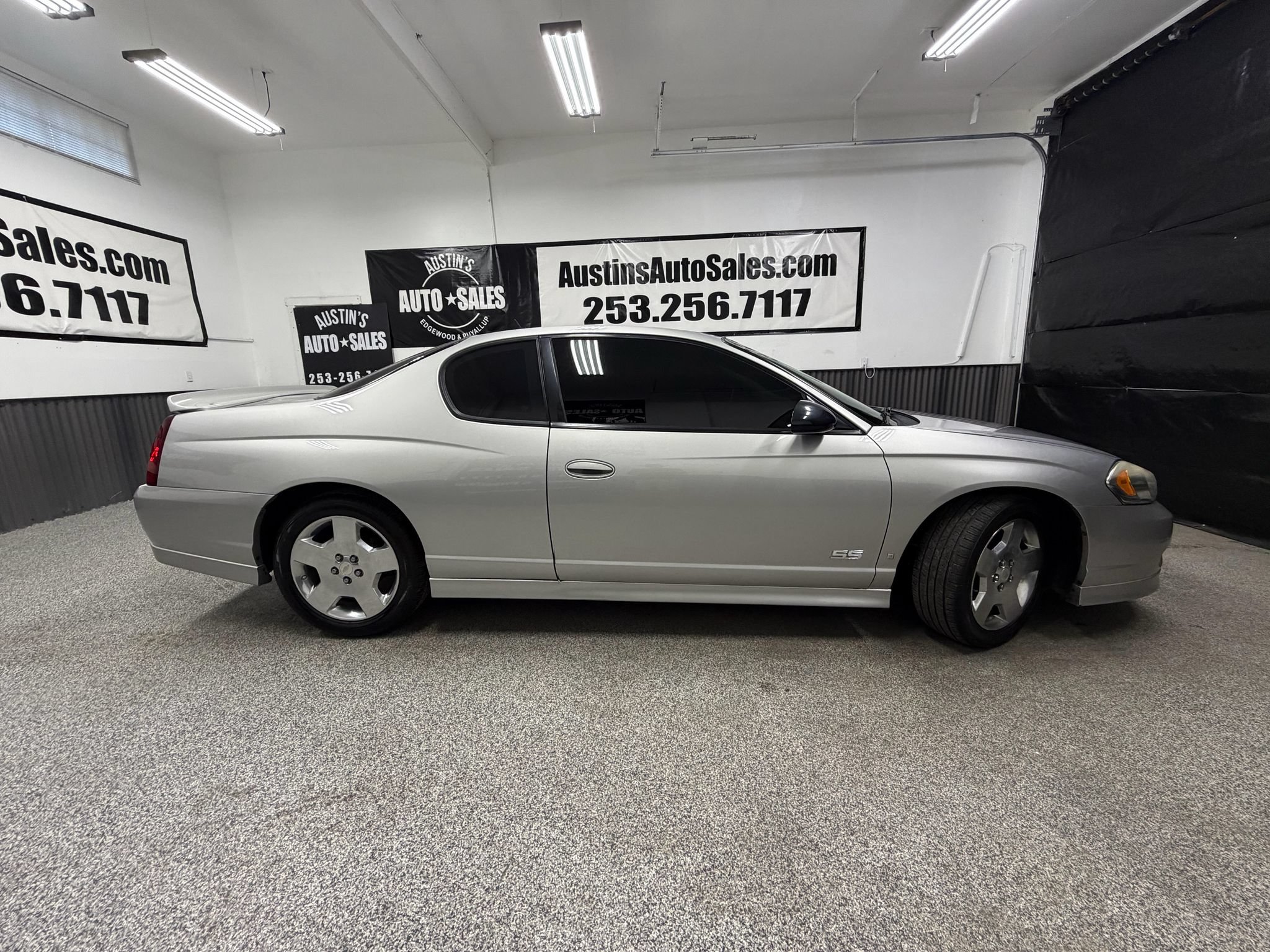 Used 2006 Chevrolet Monte Carlo SS w/ Convenience Package FWD image 2