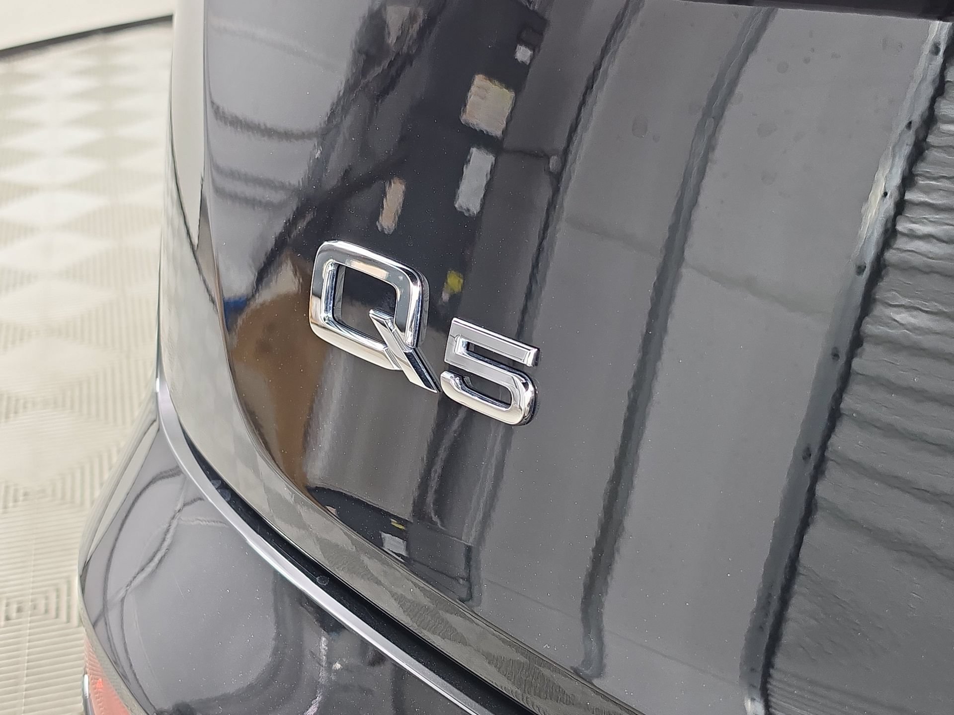 Certified 2025 Audi Q5 2.0T Premium AWD/4WD image 12