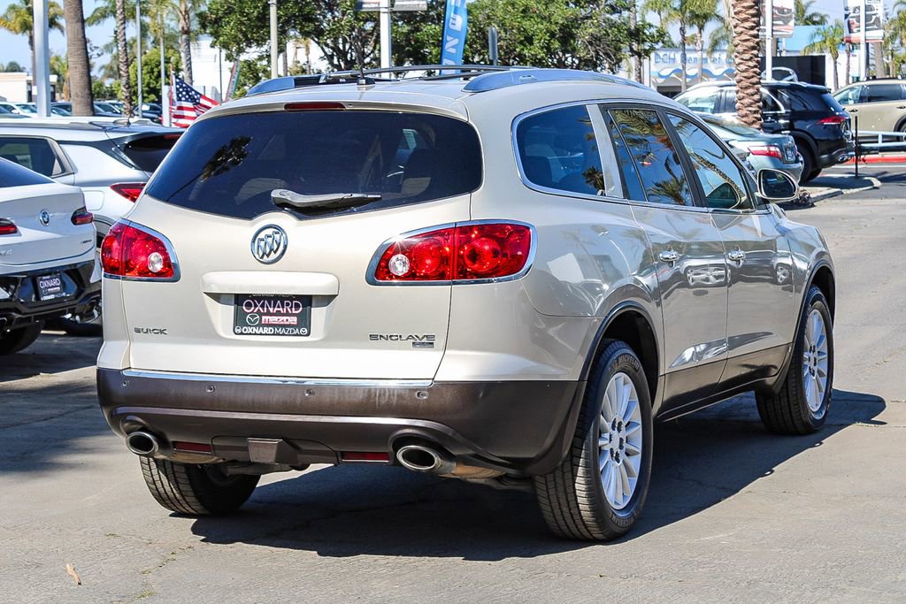 Used 2008 Buick Enclave CXL w/ Entertainment Package #1 FWD image 4