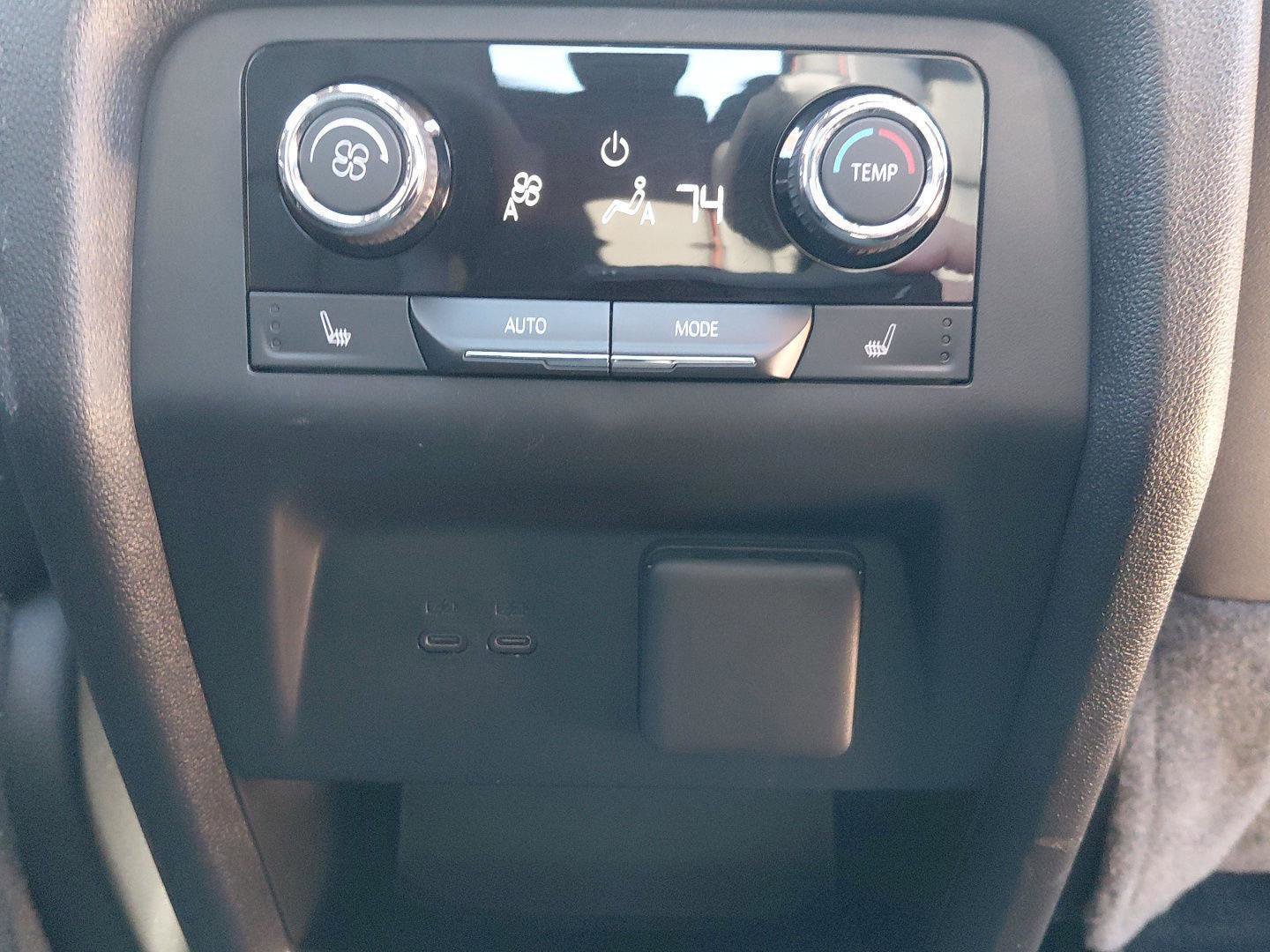 Used 2024 Chevrolet Traverse RS image 16