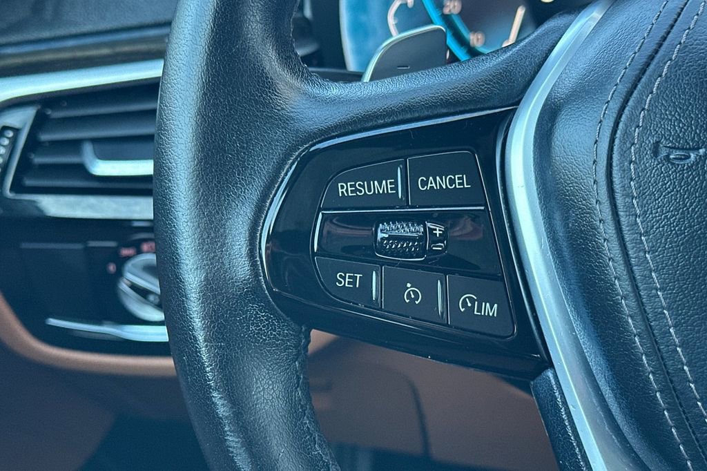 Used 2023 BMW 530e w/ Convenience Package image 26