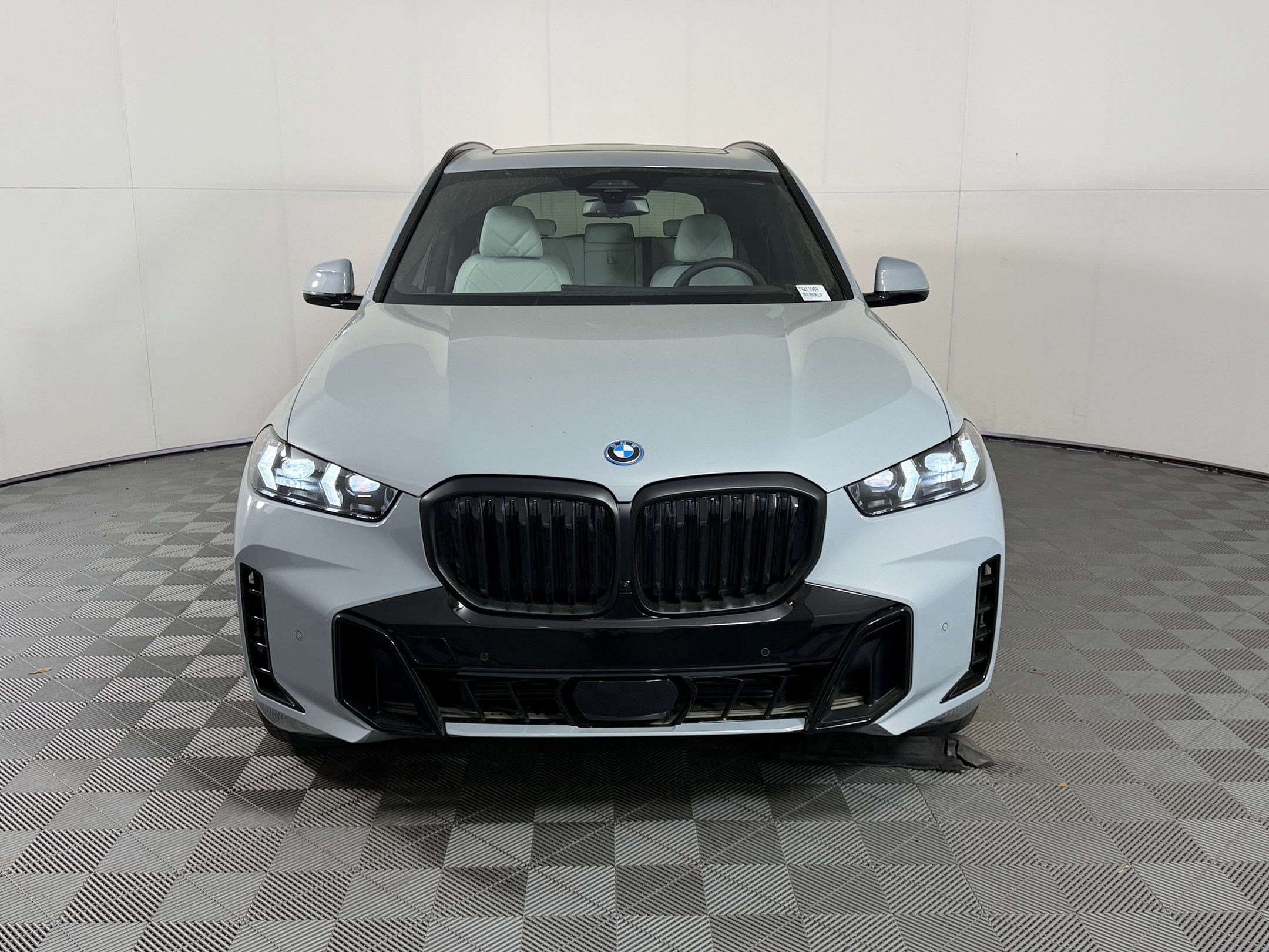 New 2026 BMW X5 xDrive50e w/ Executive Package image 6