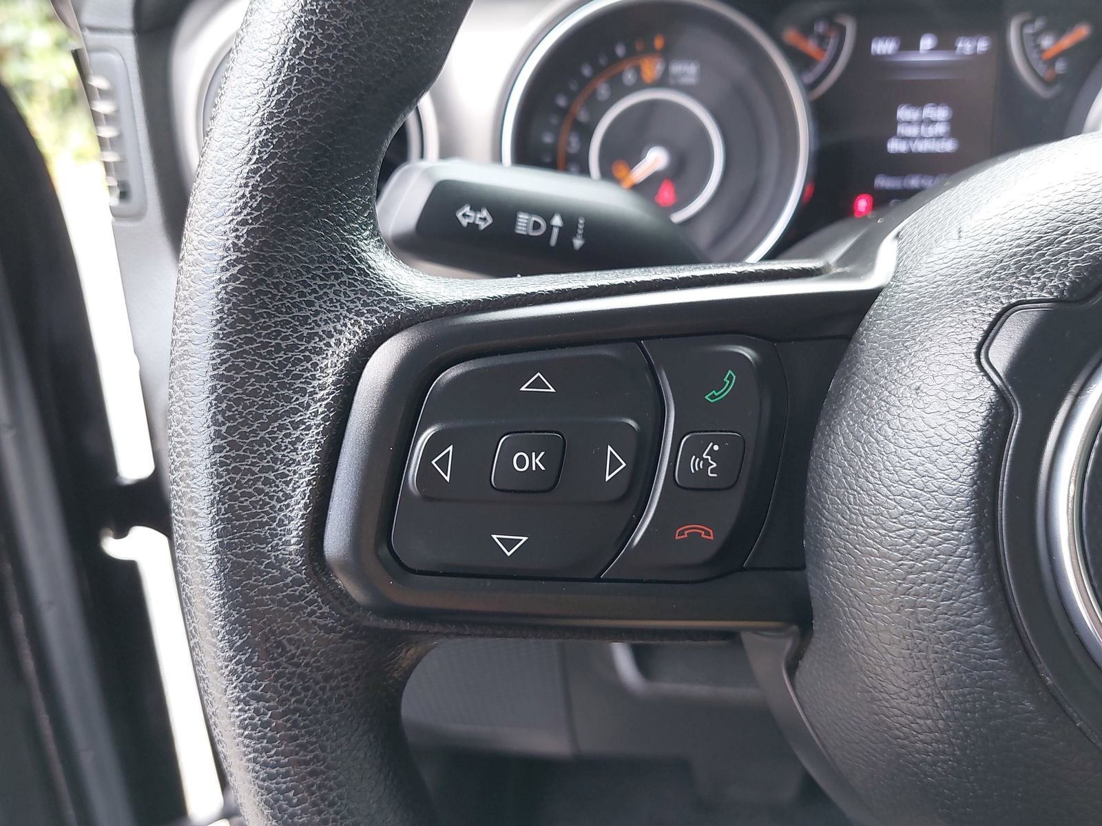Used 2023 Jeep Gladiator Sport AWD/4WD image 16