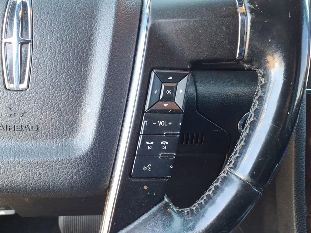 Used 2017 Lincoln Navigator L Select RWD image 21