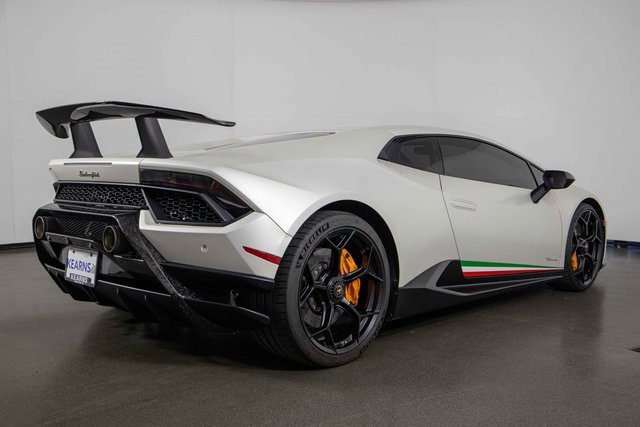 Used 2018 Lamborghini Huracan Performante image 8
