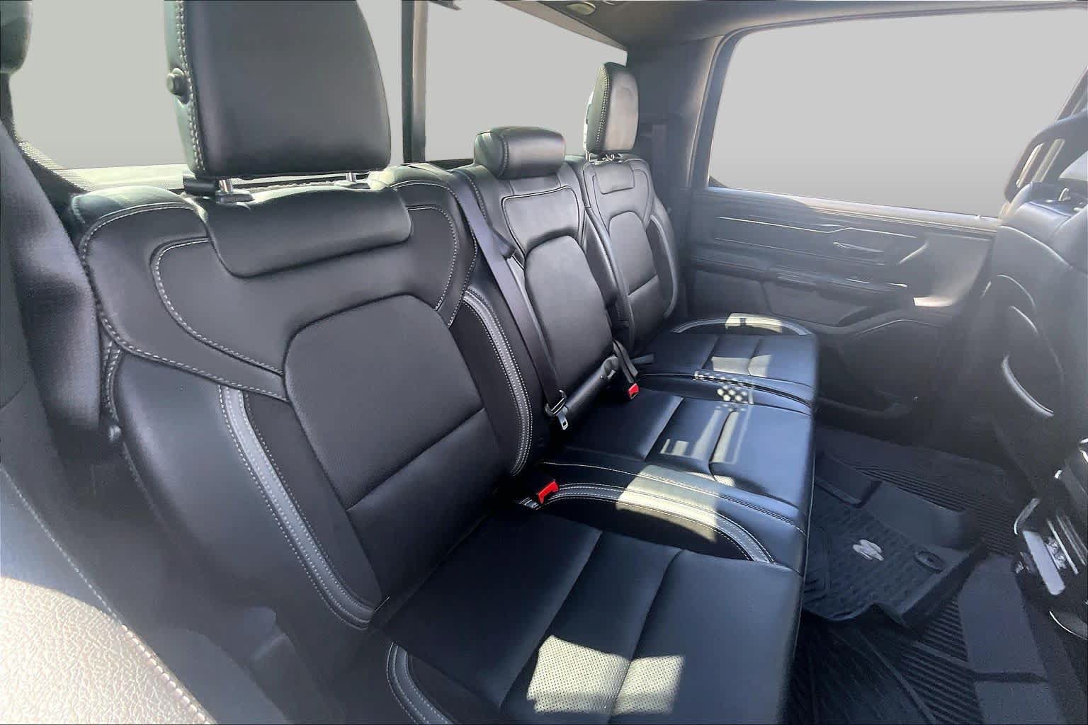 Used 2022 RAM 1500 Laramie w/ G/T Package AWD/4WD image 18