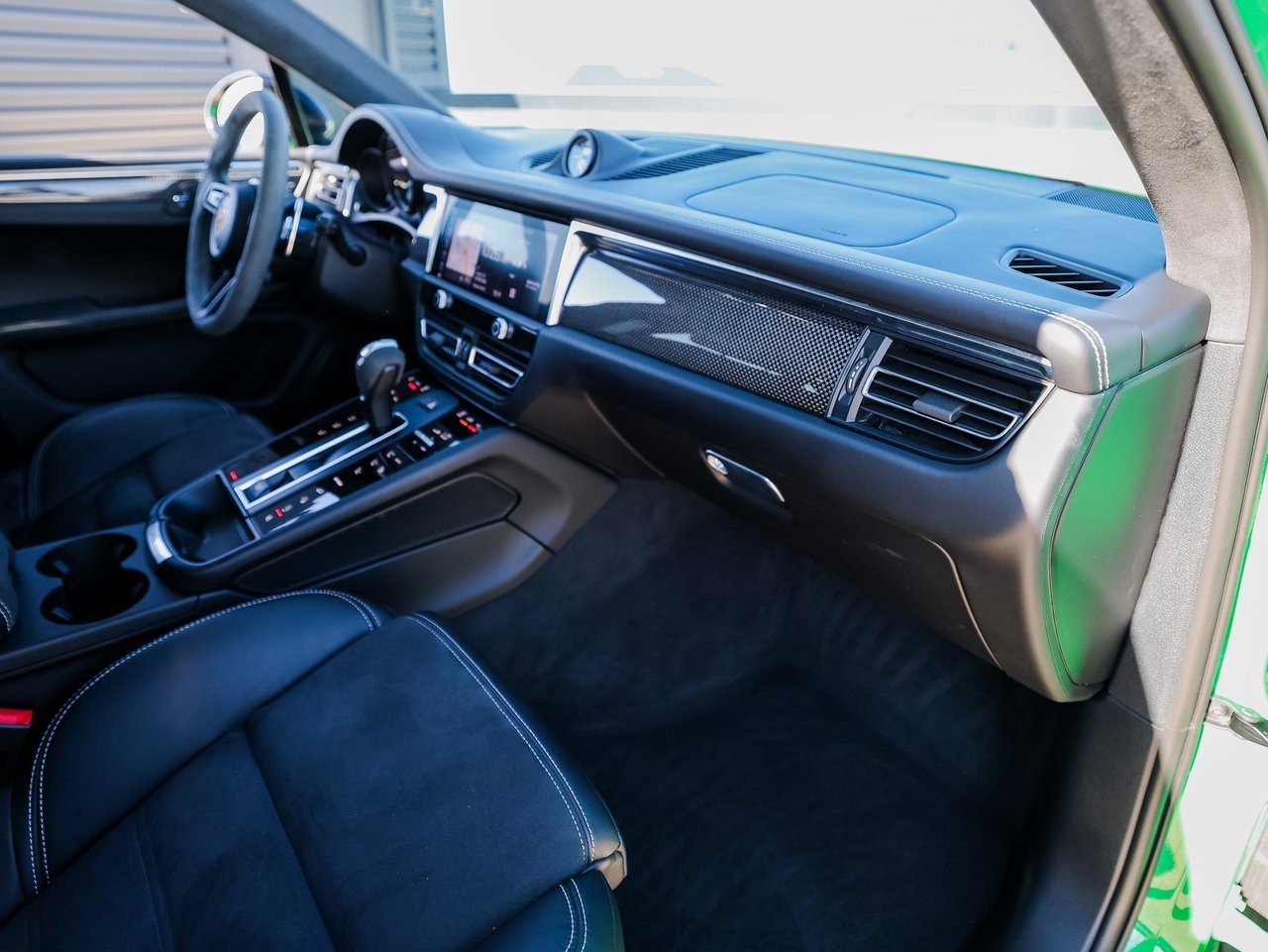 Certified 2024 Porsche Macan GTS image 27