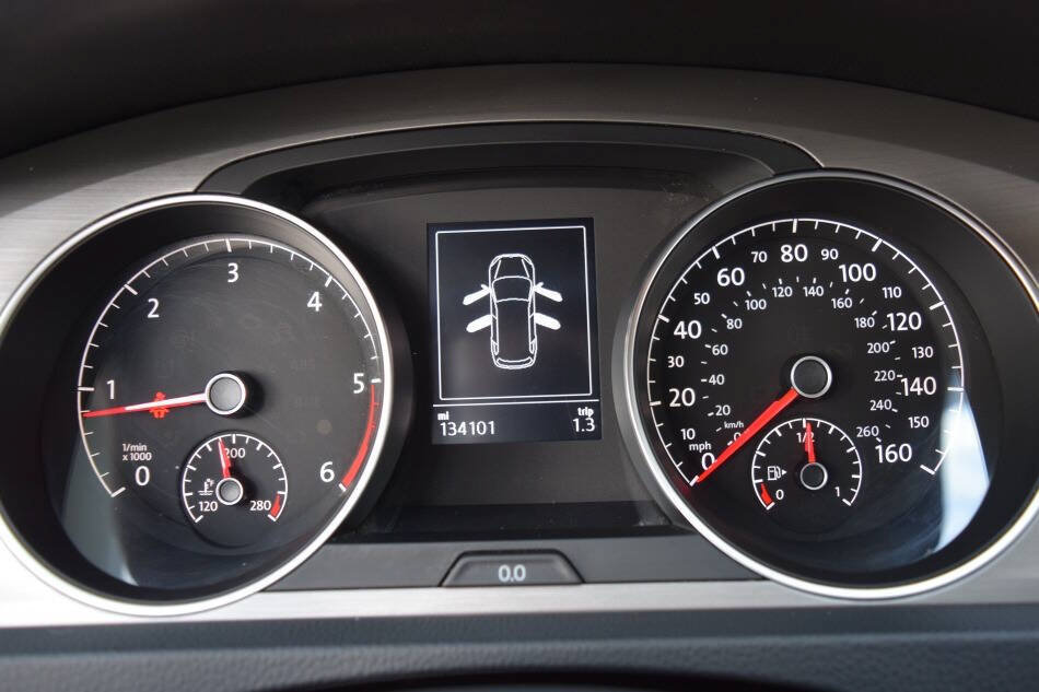 Used 2015 Volkswagen Golf TDI S FWD image 69