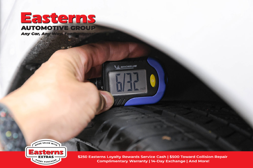 Used 2023 Chrysler Pacifica Touring-L FWD image 30