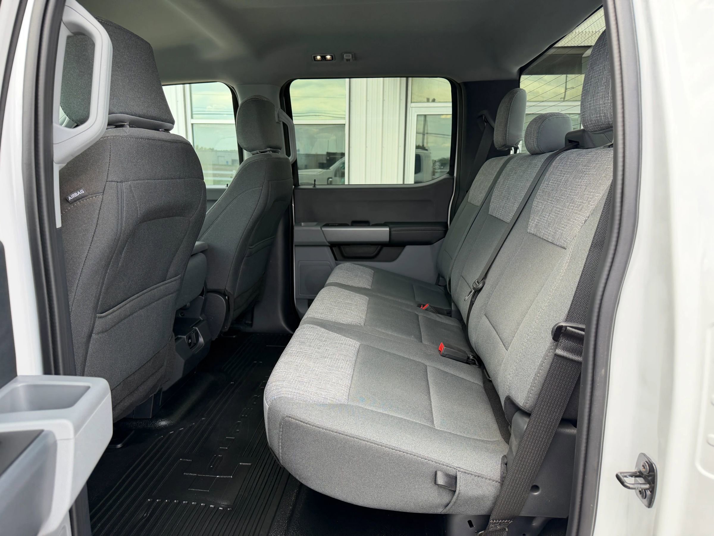Used 2024 Ford F550 4x4 Crew Cab Super Duty w/ XLT Value Package image 24