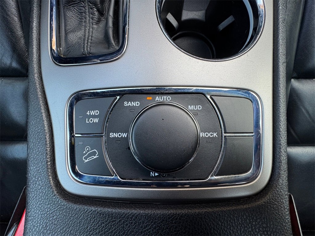 Used 2018 Jeep Grand Cherokee Limited image 28