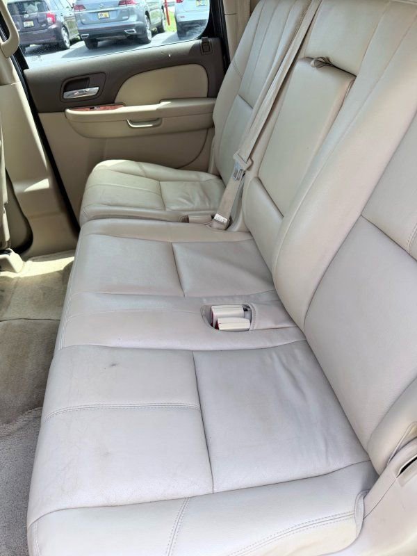 Used 2013 Chevrolet Suburban LT image 12