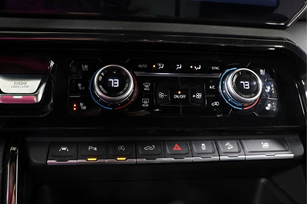 Used 2022 GMC Sierra 1500 AT4 w/ AT4 Premium Package image 9