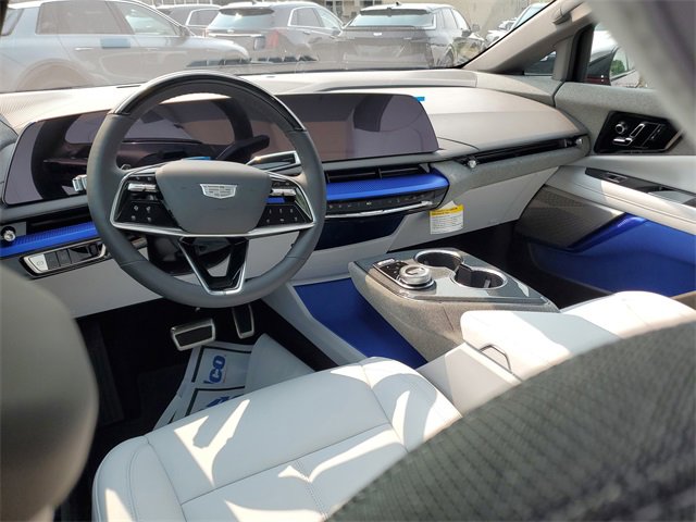 New 2025 Cadillac Optiq Sport 1 image 9