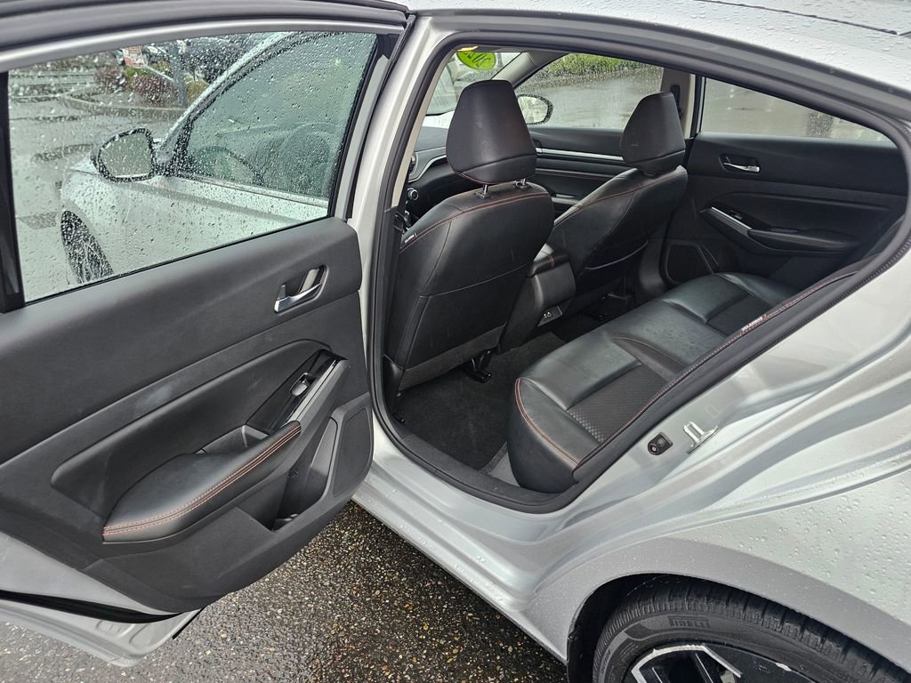 Used 2023 Nissan Altima 2.5 SR FWD image 12
