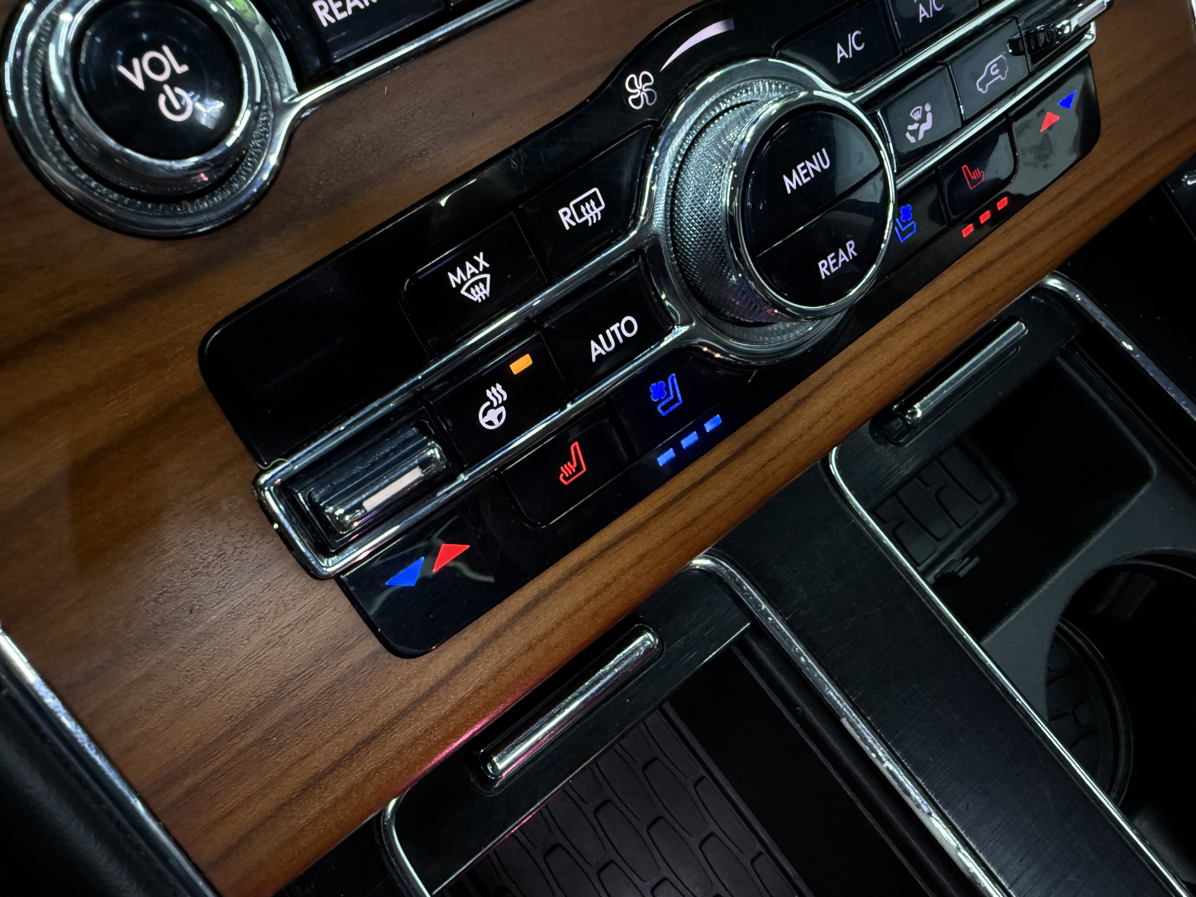 Used 2020 Lincoln Aviator Reserve w/ Equipment Group 201A image 19