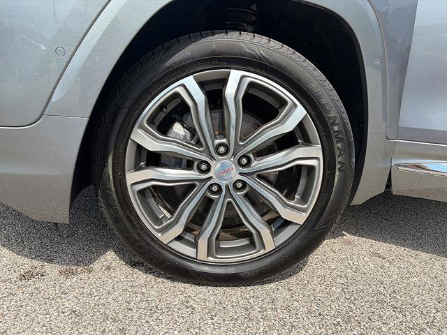 Used 2020 GMC Terrain Denali w/ Denali Premium Package AWD/4WD image 2