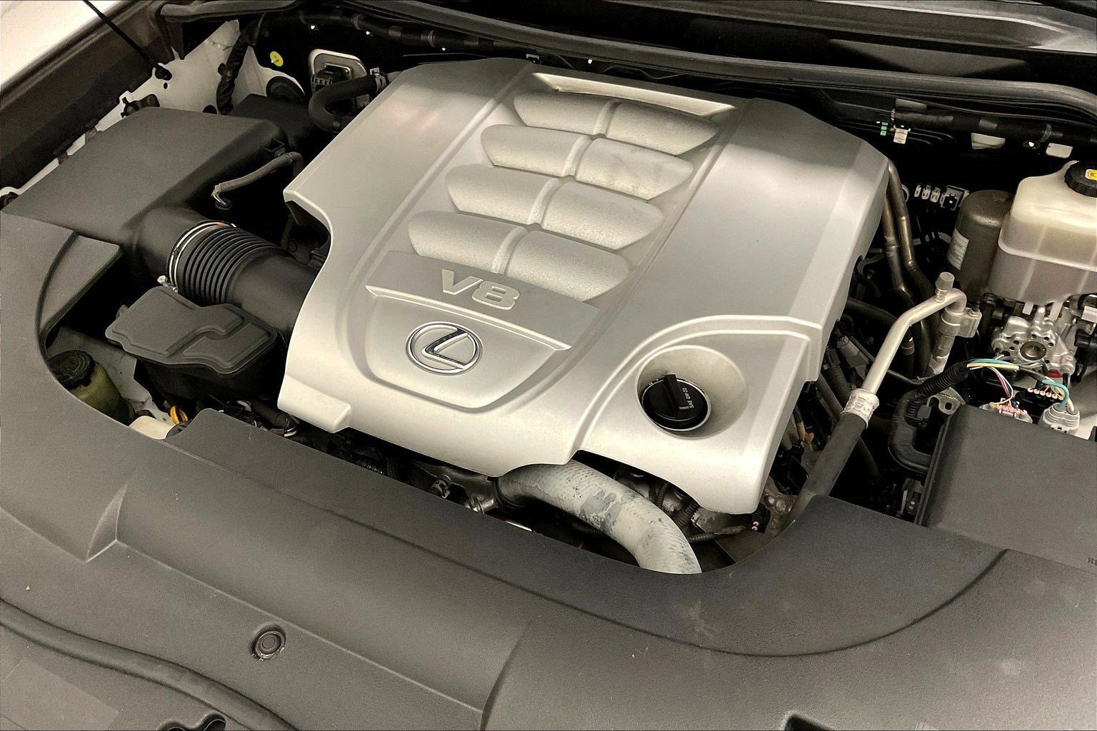 Used 2019 Lexus LX 570 4WD w/ Luxury Package image 32